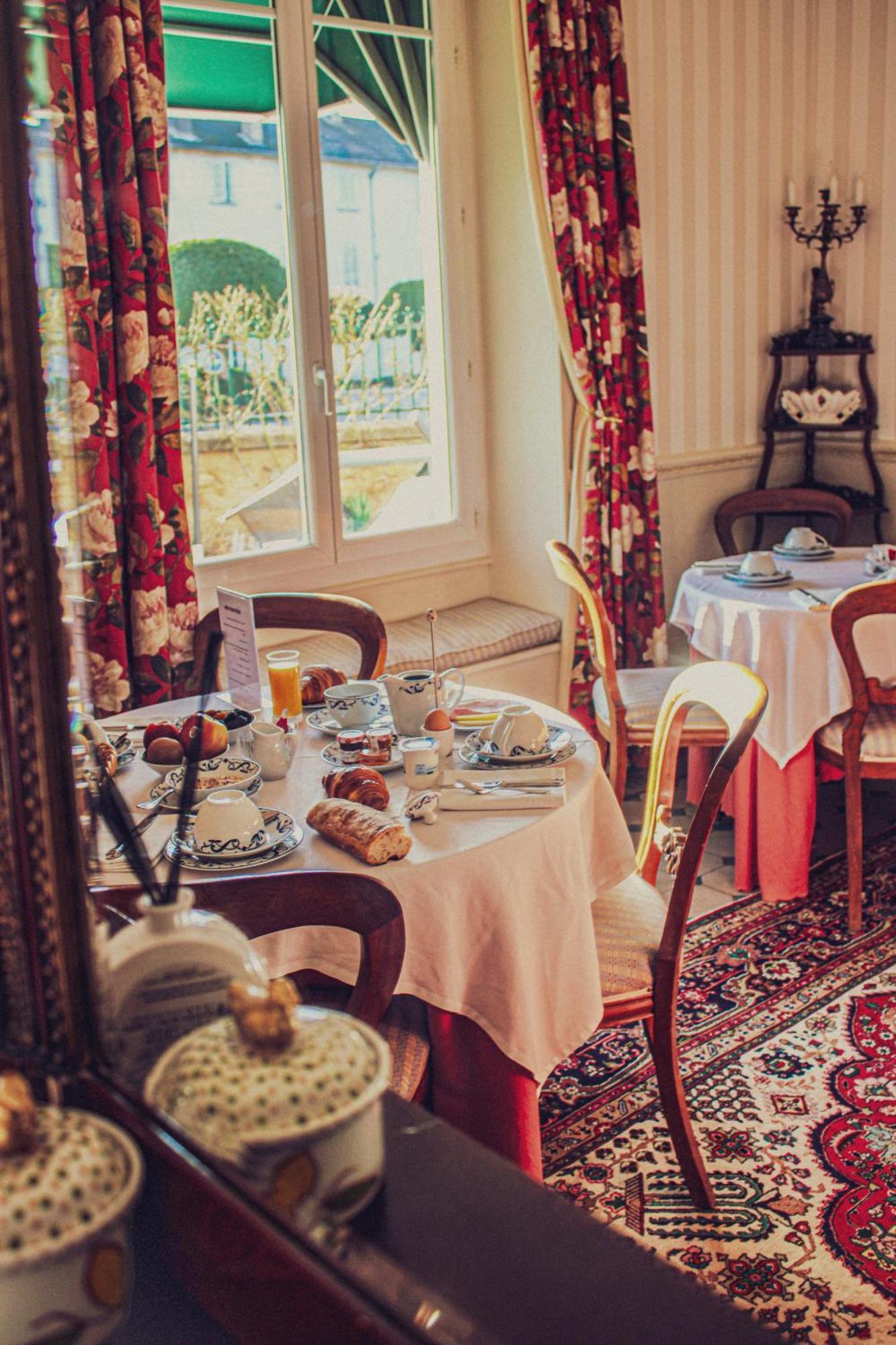 Hotel La Villa Fleurie Бон Екстериор снимка
