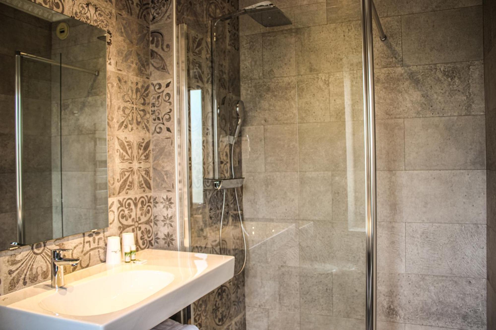 Hotel La Villa Fleurie Бон Екстериор снимка